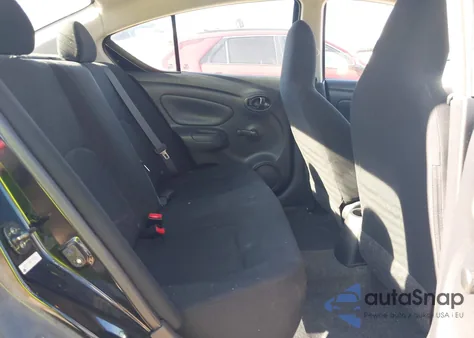 2015 Nissan Versa 1.6 S z USA, uszkodzony, nr VIN 3N1CN7AP2FL859883